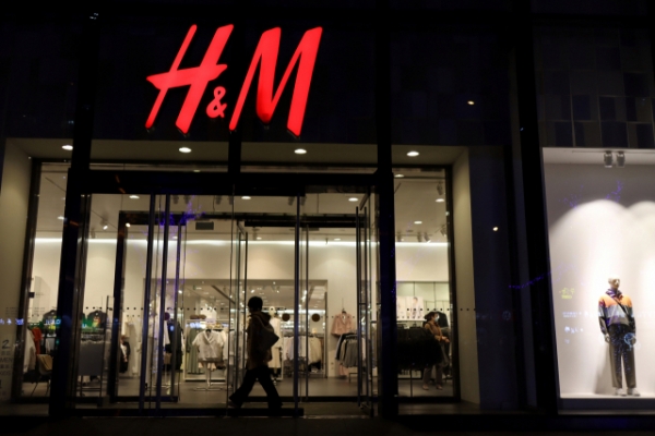 (중국 베이징에 위차한 H&M 매장 모습, 출처=H&M)